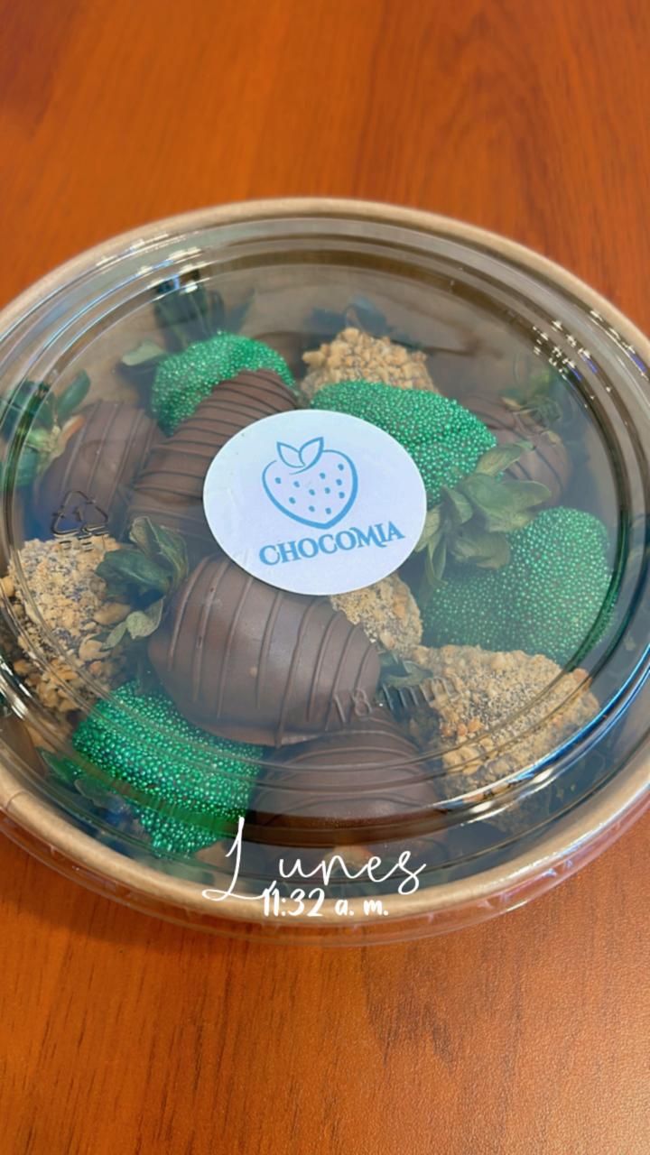 Docena de fresas con chocolate