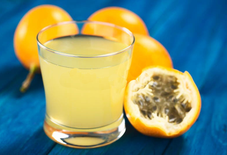 Refresco de granadilla y naranja