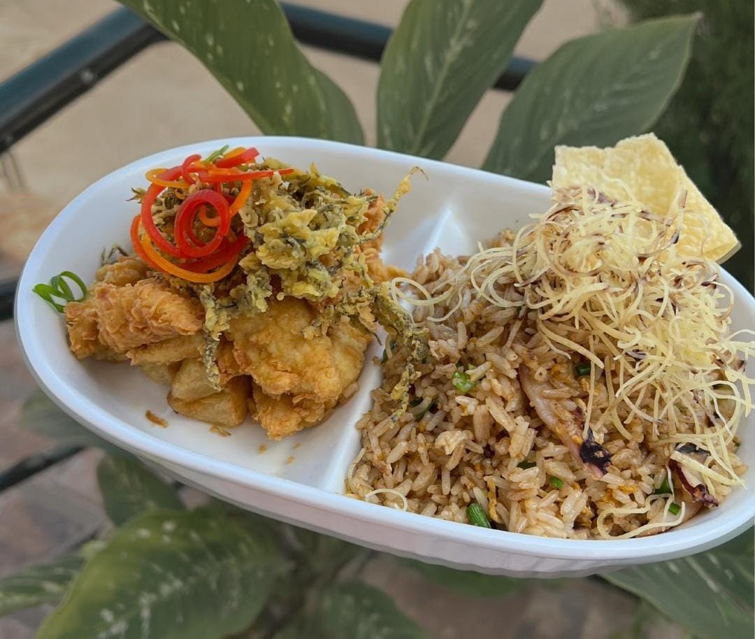 Duo Chicharron + Chaufa de mariscos