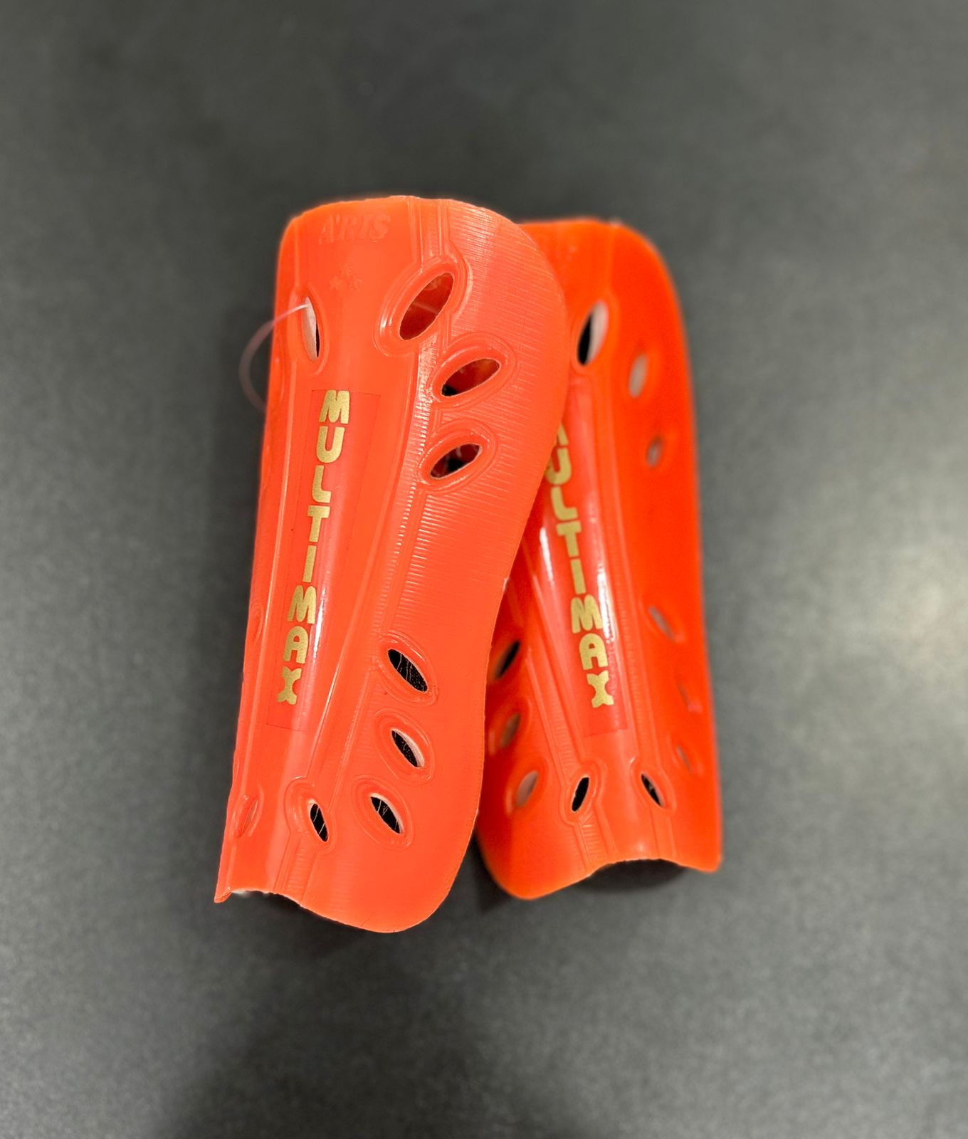 Canilleras pequeñas