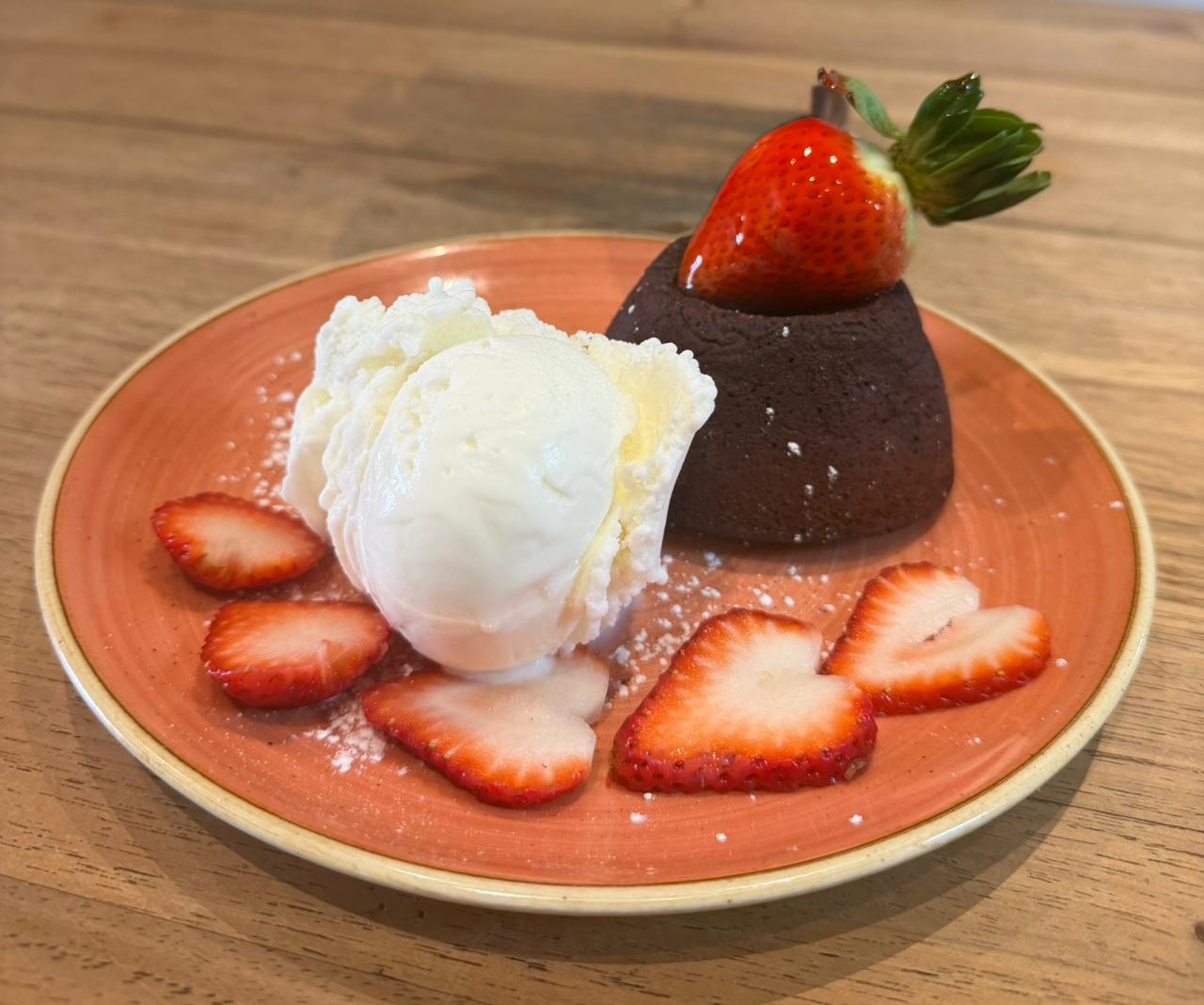 Volcan de Chocolate con Helado de Vainilla
