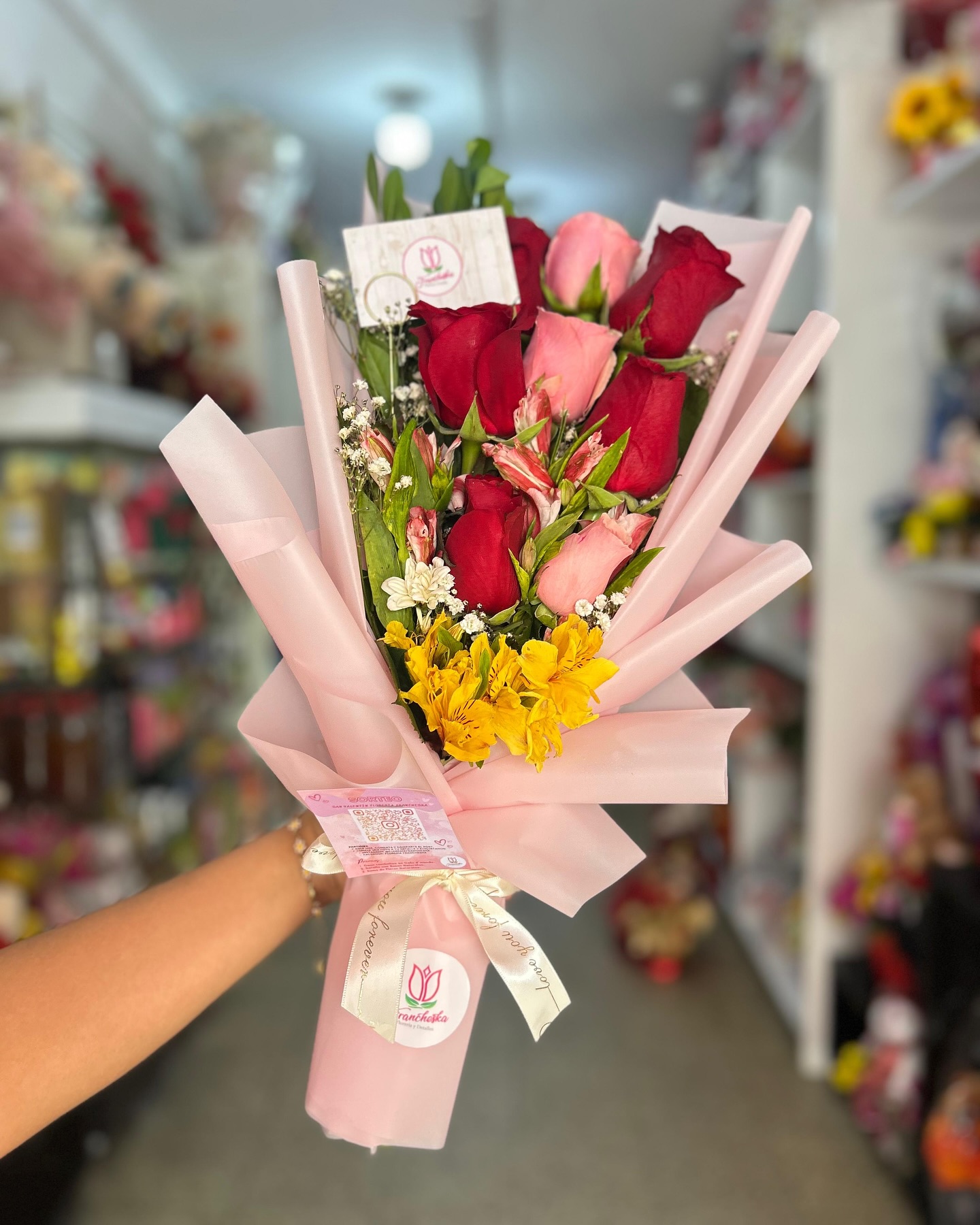 Ramo de 8 rosas naturales