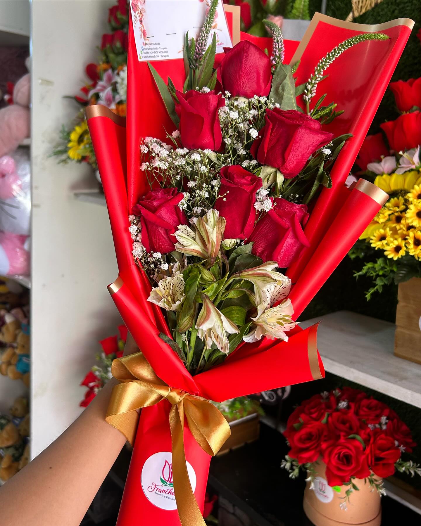 Ramo de 6 rosas naturales