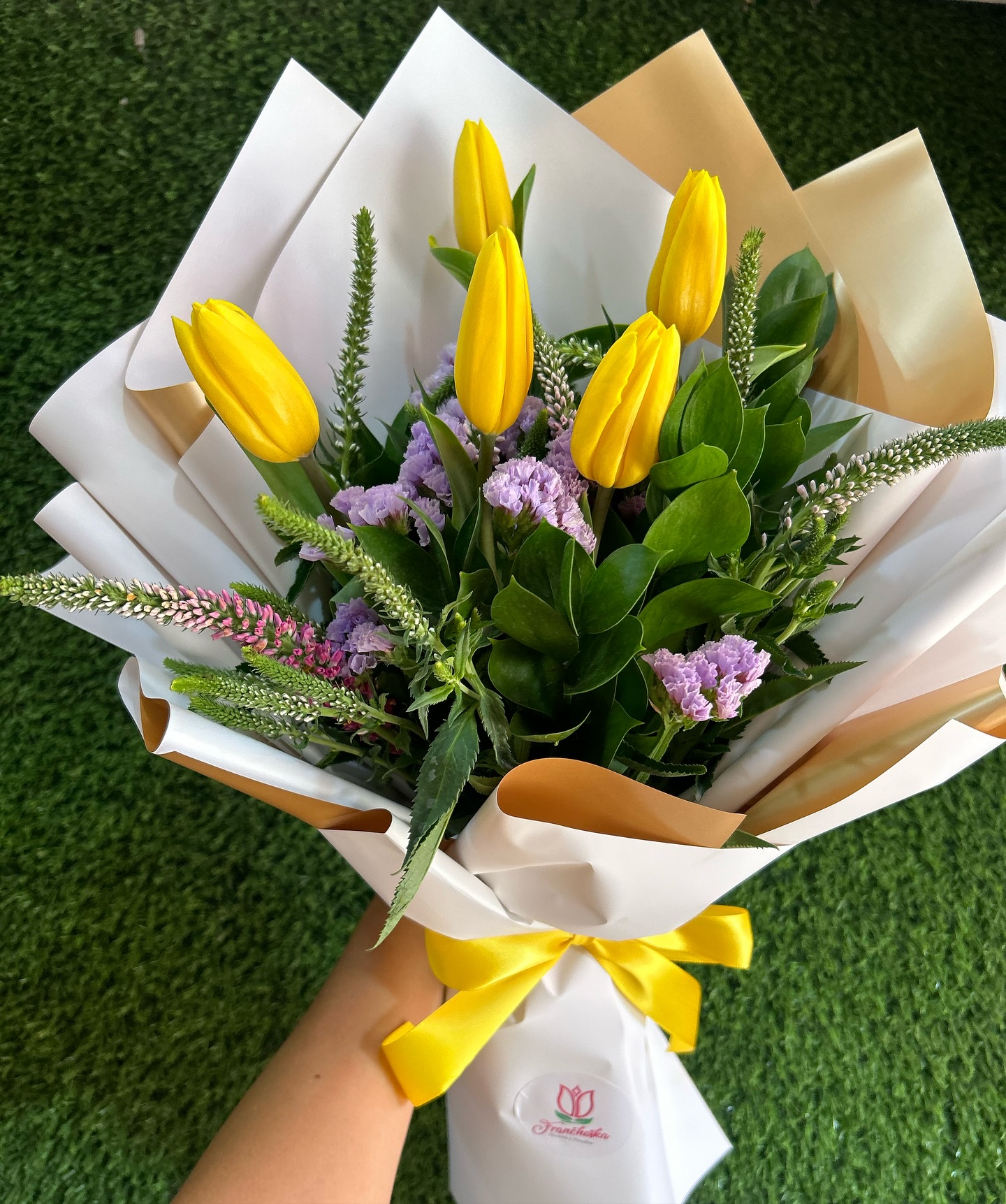 Ramo con 5 tulipanes 