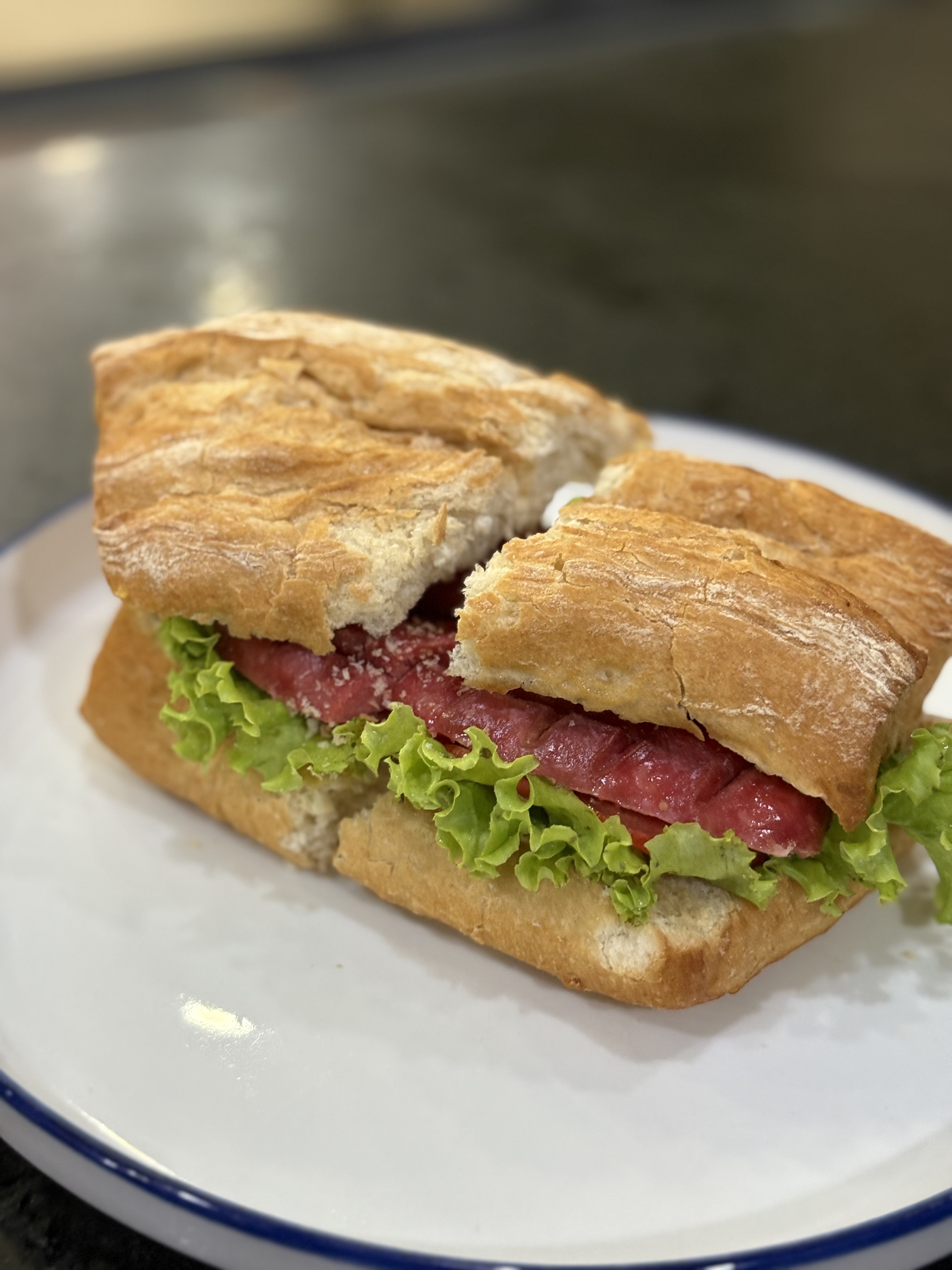 Sanguche de Chorizo Parrillero