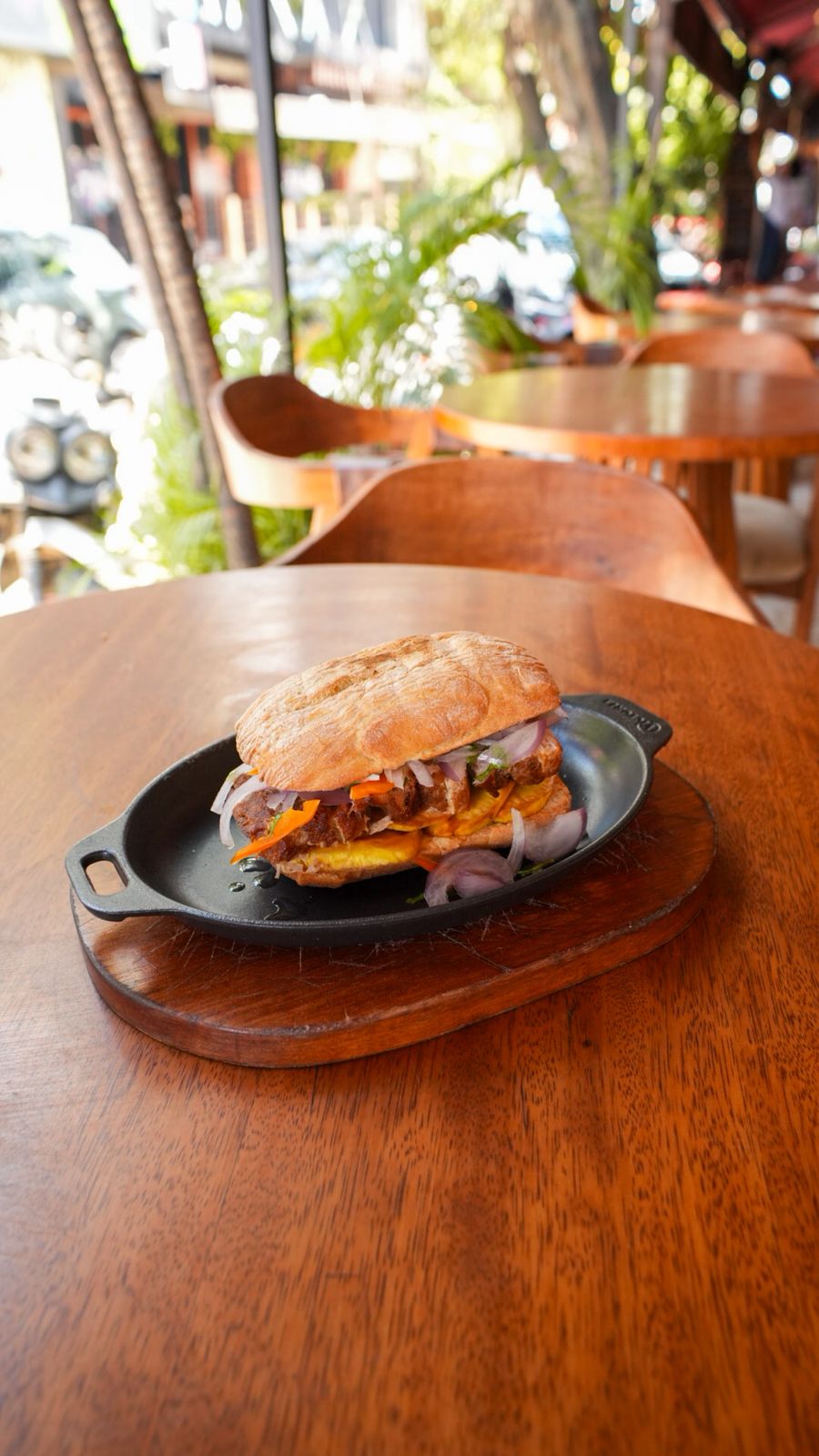 Pan con Chicharron