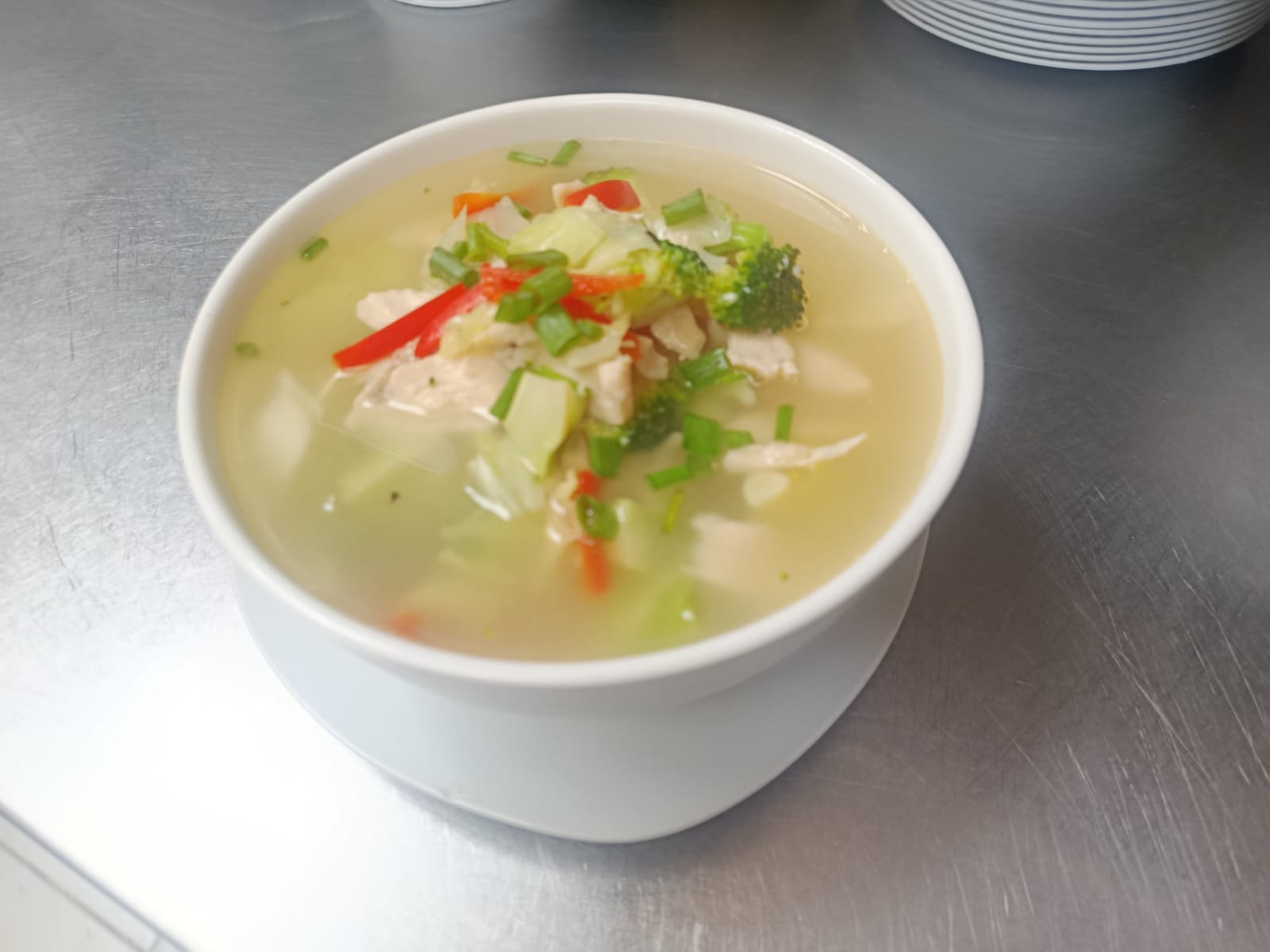 Sopa de verduras c/pollo