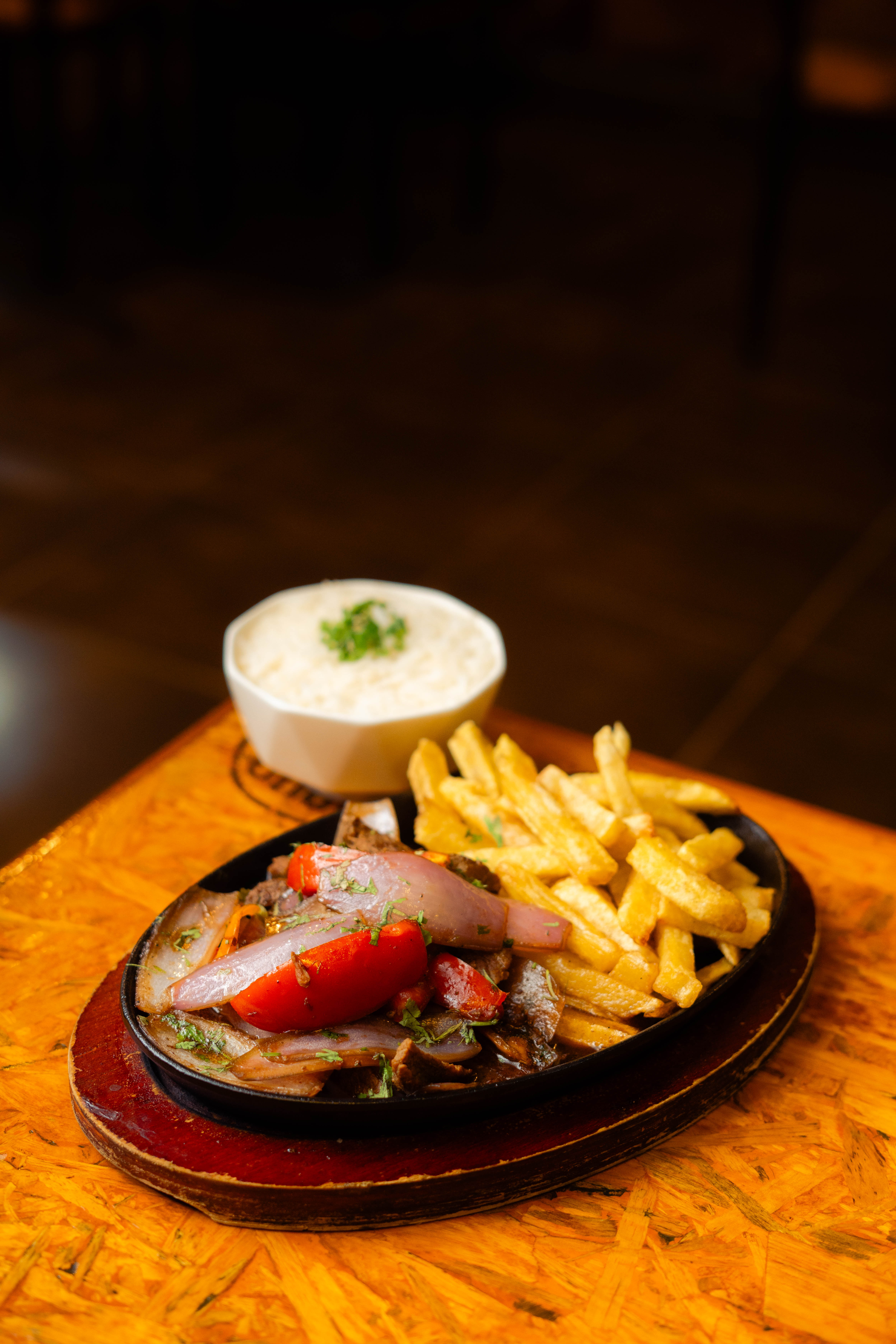 Lomo saltado