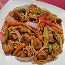 Tallarín saltado de pollo
