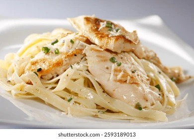 FETUCCINI CON POLLO A LA PLANCHA