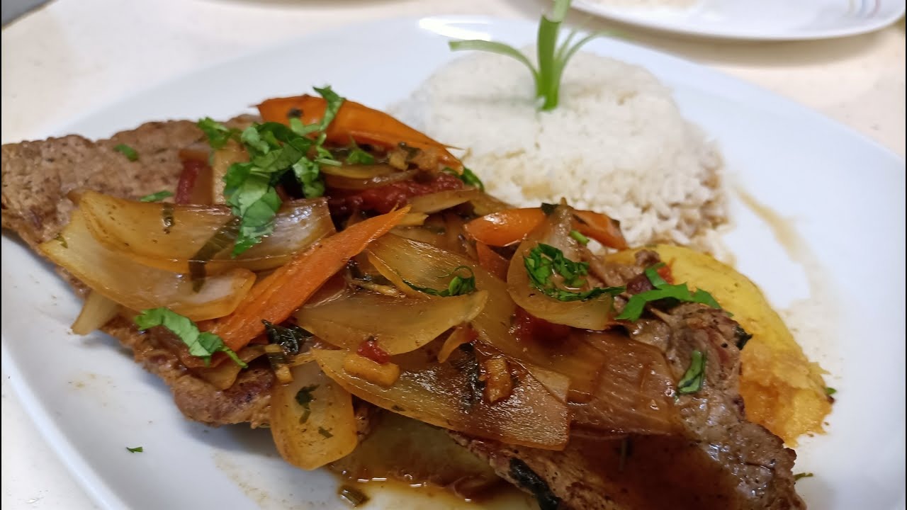BISTEC ENCEBOLLADO
