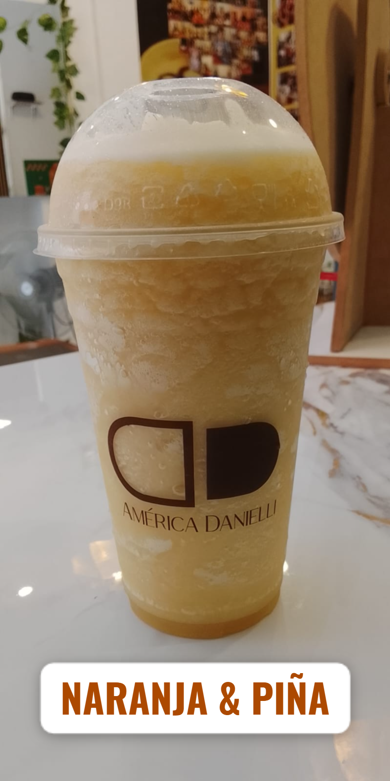 JUGO DE NARANJA Y PIÑA